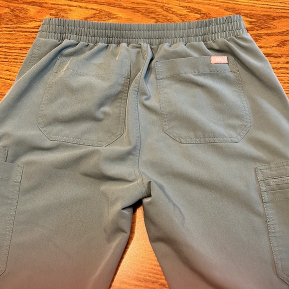 Figs Yola Hydrogreen S/T Scrub Pants - Picture 10 of 12
